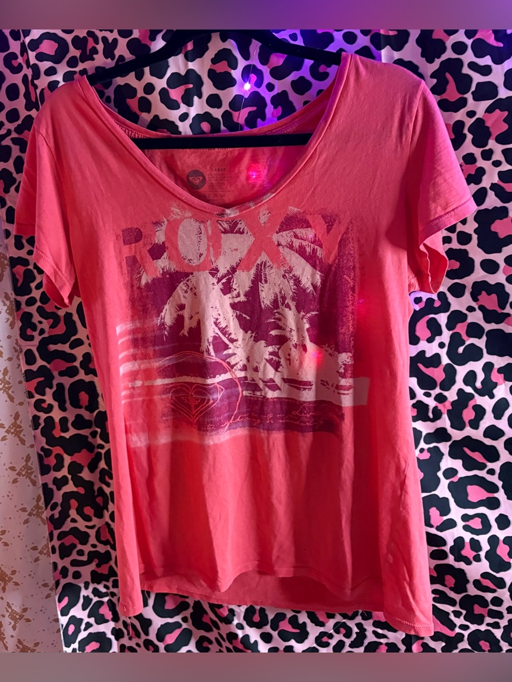 Y2K surf/beachy Roxy Coral Palm-Graphic Scoop Neck Tee